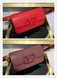 Picture of Valentino Handbags _SKUfw123605471fw